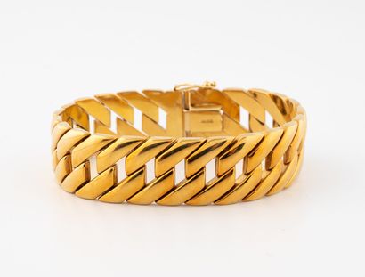 Large yellow gold (750) ribbon bracelet with...