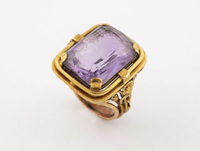 Yellow gold (750) ring set with a stepped...
