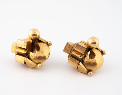 Paire de boucles d'oreilles architecturés...