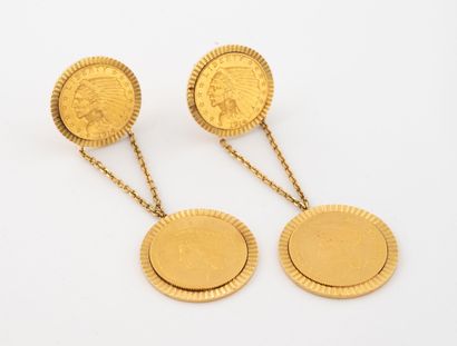 Paire de pendants d'oreille en or jaune (750)...
