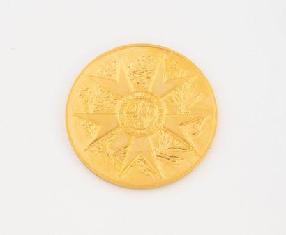 Médaille en or jaune (999) du bicentenaire...