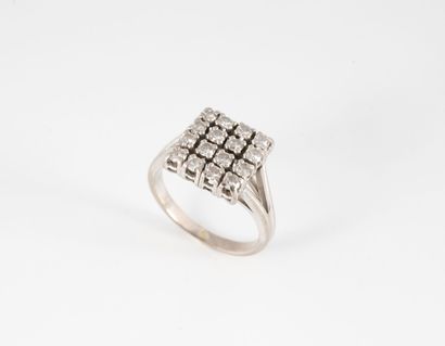 White gold (750) ring with square top set...