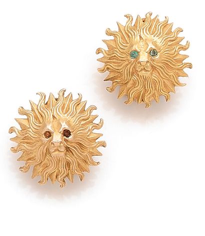 Pair of ear clips in yellow gold (750) with...