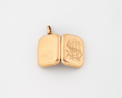 Yellow gold (750) rectangular pendant with...