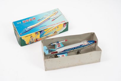 CHINE
Long Distance Jetliner.
L. : 25 cm.
Petites...