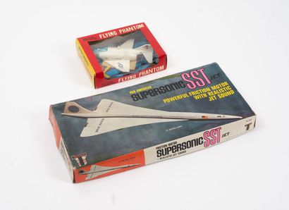 TARHEEL HONG KONG
Supersonic SST Jet.
L....