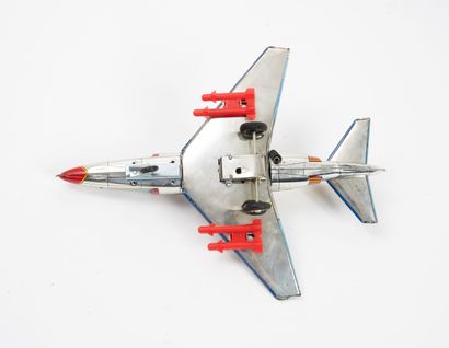 TM JAPON
F-4 PHANTOM II.
L. : 36 cm.
Petites...