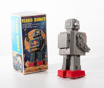 SH JAPON
Vidéo Robot.
H. : 25 cm.
Accident...