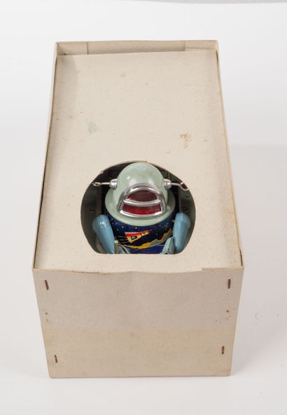 HONG KONG
Space Tank.
L. : 24 cm.
Infimes...
