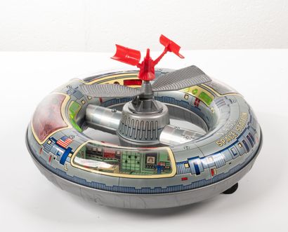 SH JAPON
New Space Station.
Diam. : 30 cm.
Infimes...