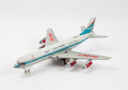 CHINE
Jet Airliner.
L. : 50 cm.
Petites rayures.
Avec...