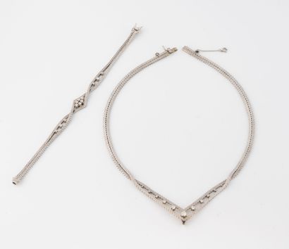 Demi-parure en or gris (750) comprenant un...