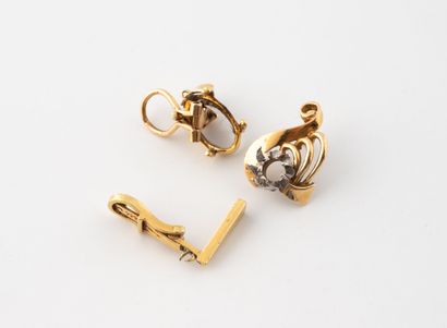 Débris de boucles d'oreilles dépareillées....