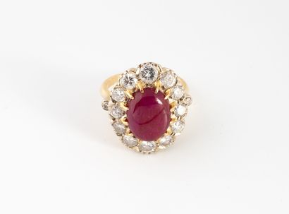 Bague marguerite en or jaune (750) centrée...