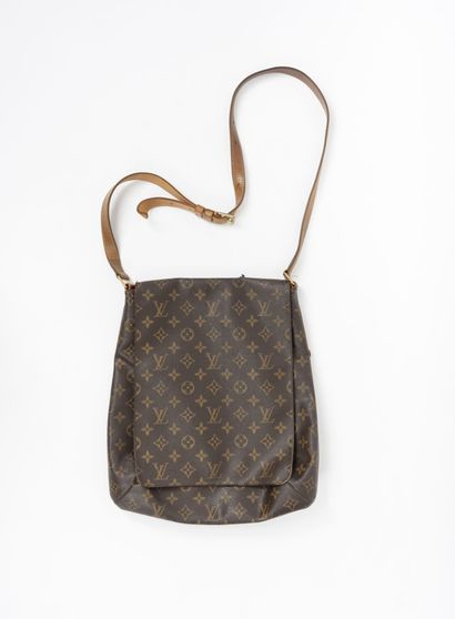 Louis VUITTON Paris
Sac besace en toile Monogram...