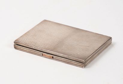 CARTIER, Paris
Silver poudrier (800).
Signed...