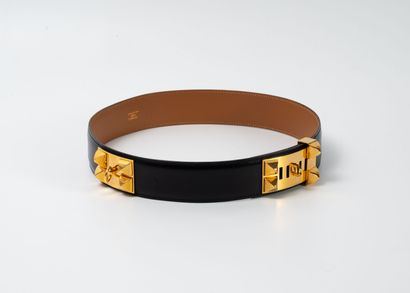 HERMES, Paris
Ceinture en box noir et métal...