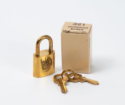 Louis VUITTON
Cadenas modèle 321, en métal...
