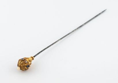 Yellow gold (750) pear-shaped hatpin with...