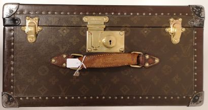 Louis VUITTON
Valise à chapeau en toile monogrammée...