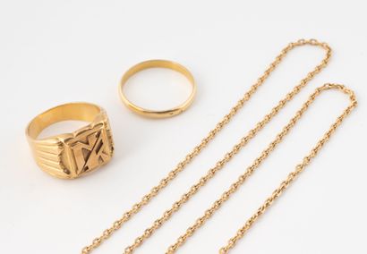 Lot of jewelry in yellow gold (750) including...