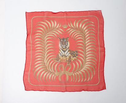 HERMES 
Pochette en mousseline de soie à...