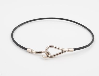 HERMES
Jumbo choker necklace in black fabric...