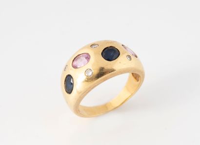 Yellow gold (750) ring set with faceted blue...