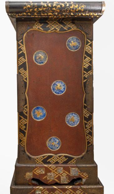 JAPON, Époque Meiji
All-sided cabinet or...