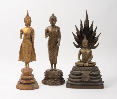 THAILANDE
Lot of three Buddhist deities.
Sculptures...