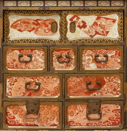 JAPON, Époque Meiji
All-sided cabinet or...