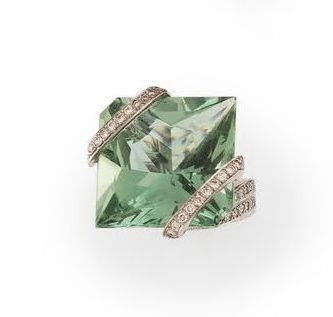 Important cocktail ring in white gold (750),...