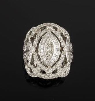 CHAAR
Large white gold (750) ring with openwork...