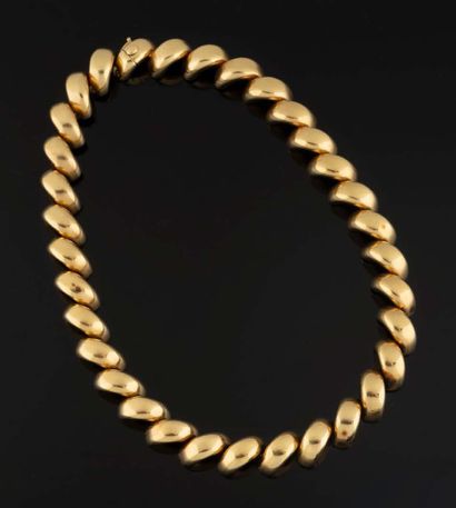 Beautiful yellow gold (750) spiral link necklace.
Ratchet...
