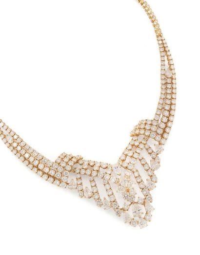 Elegant necklace in yellow gold (750) featuring...