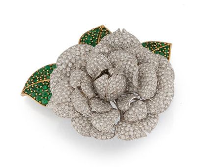 Large yellow and white gold (750) lapel clip...