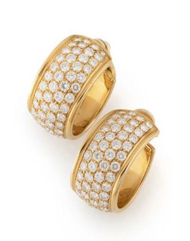 Important pair of creole ear clips in the...
