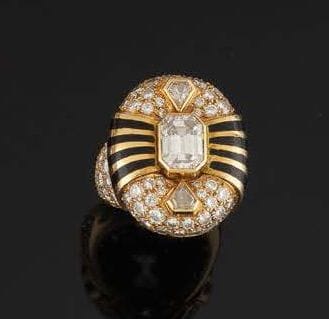 Yellow gold (750) Art Deco style ring of...