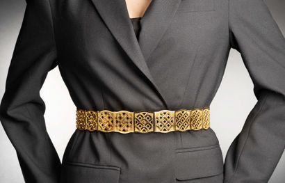 BOUCHERON
Yellow gold (750) belt with round-edged...