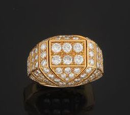 CARTIER
Yellow gold (750) signet ring with...
