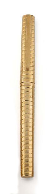 Ballpoint pen in yellow gold (750) with twisted...