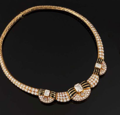 Beautiful necklace in yellow gold (750) featuring...