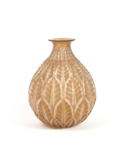 René LALIQUE (1860-1945)
Vase «Malesherbes»,...