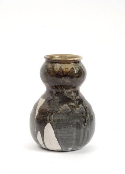 Jean Joseph CARRIES (1855-1894)
Vase coloquinte,...