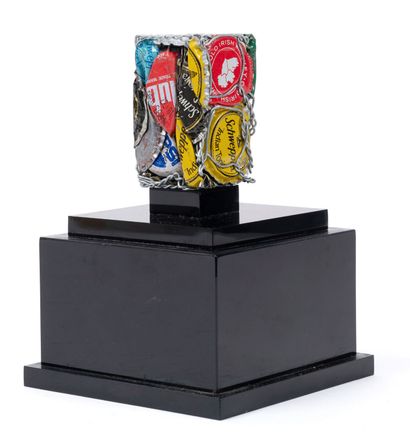 CESAR (1921-1998)
Compression de capsules...