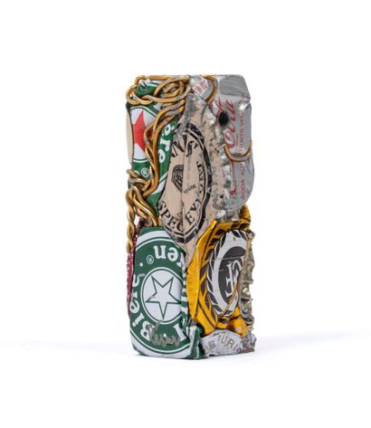 CESAR (1921-1998)
Compression de capsules...