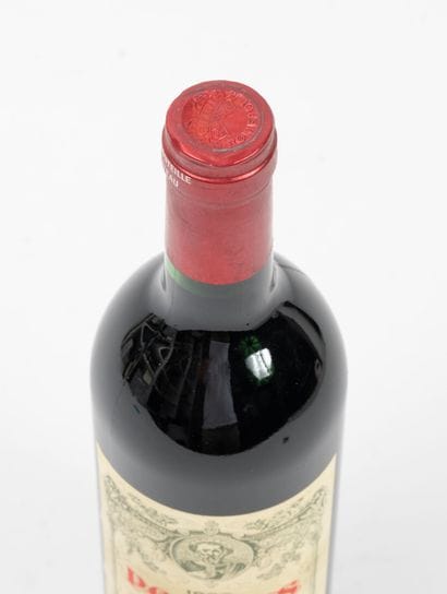 PETRUS
1 bottle, 1982.
Pomerol.
Neck level.
Minor...