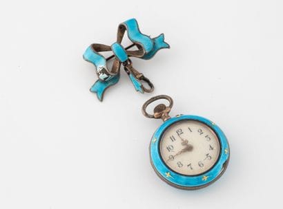 Blue enameled silver (min. 800) collar watch.
With...
