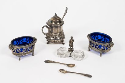 Lot :
- Moutardier tripode et sa louchette...