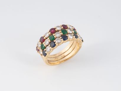 Bague trois anneaux en or jaune (750) ornée,...